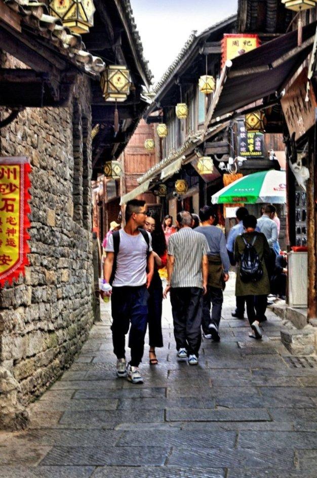 杨幂演技不是很好，为什么人气一直都这么高呢？